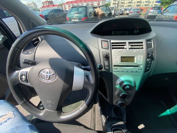 Toyota Yaris II (XP9), 2006 г.