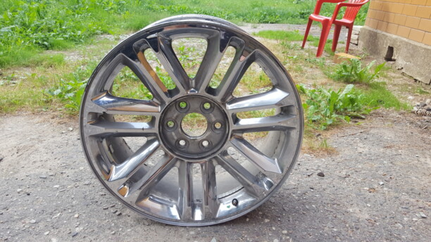 Кадиллак-Эскалейд 9x22 6x139.7 2 шт.