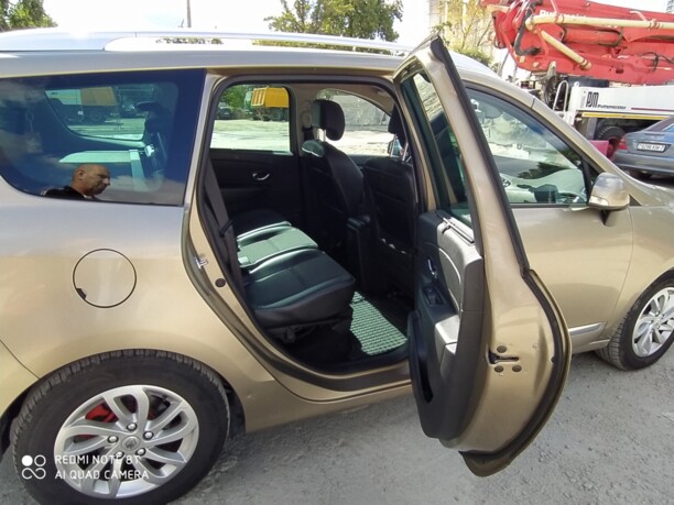 Renault Grand Scenic III · 2-й рестайлинг, 7 мест, 2015 г.