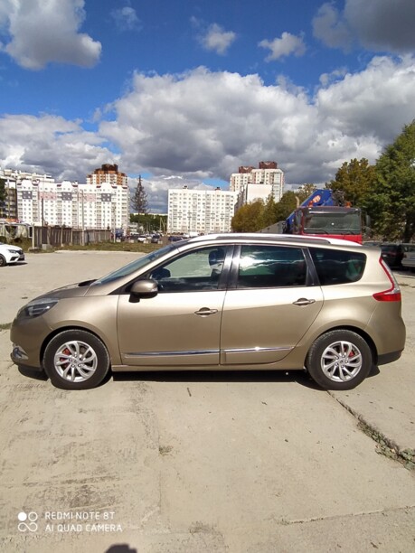 Renault Grand Scenic III · 2-й рестайлинг, 7 мест, 2015 г.