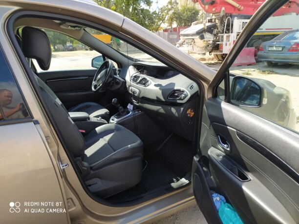 Renault Grand Scenic III · 2-й рестайлинг, 7 мест, 2015 г.