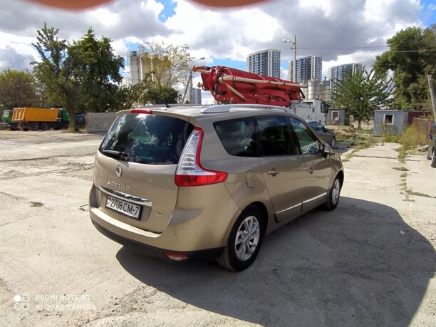 Renault Grand Scenic III · 2-й рестайлинг, 7 мест, 2015 г.