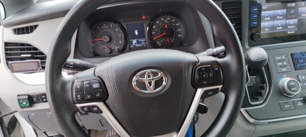 Toyota Sienna III (XL30) · Рестайлинг, 7 мест, 2016 г.
