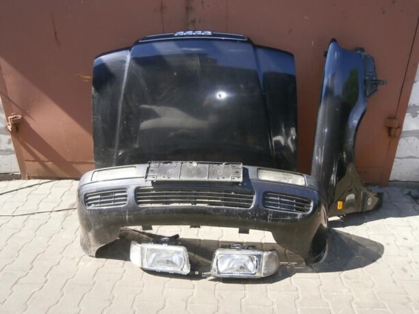 Передний бампер в сборе для Audi 80 B4 1991 - 1996