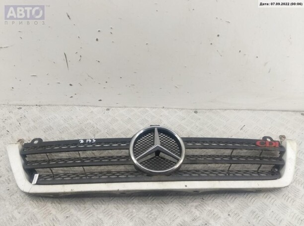 Решетка радиатора для Mercedes-Benz Sprinter