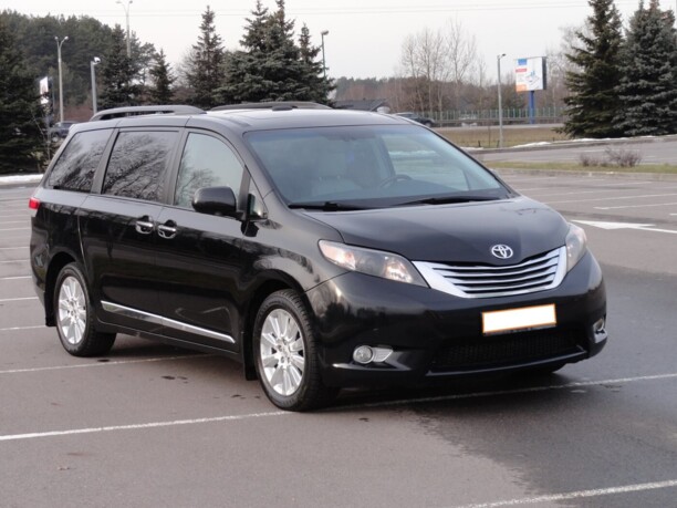 Toyota Sienna III (XL30), 7 мест, 2011 г.