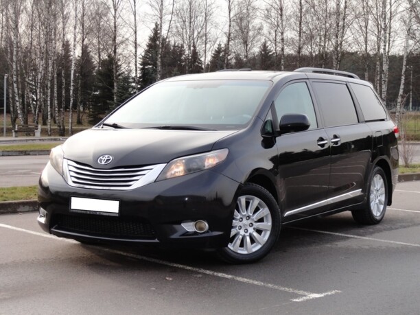 Toyota Sienna III (XL30), 7 мест, 2011 г.