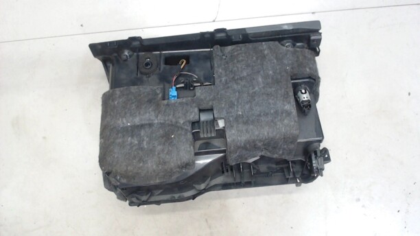 Бардачок в сборе для Mercedes-Benz E-Класс W212, S212, C207, A207 2009-2016