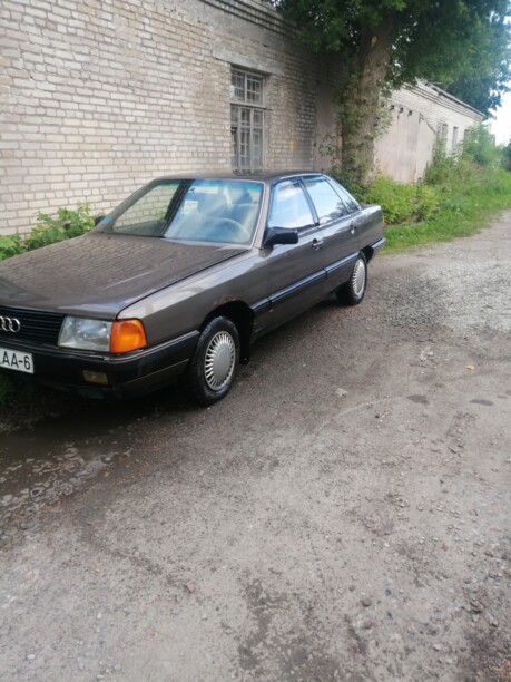 Audi 100 С3, 1982 г.