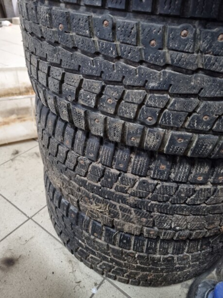 Легковые шины Dunlop Sp winter ice 01 225/45 R17 4 шт.