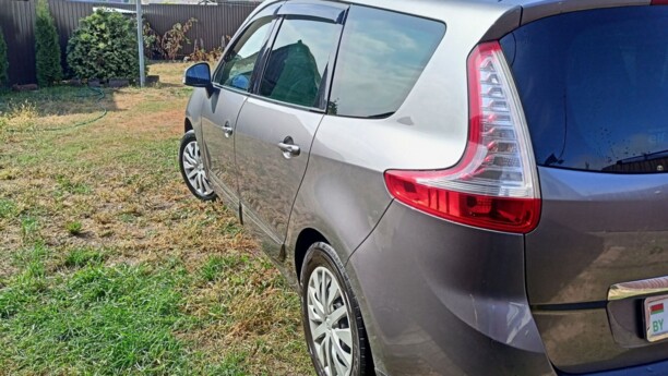 Renault Grand Scenic III · Рестайлинг, 7 мест, 2012 г.