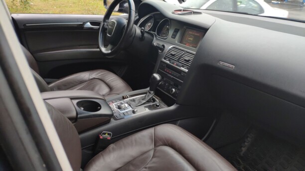 Audi Q7 4L, 7 мест, 2007 г.