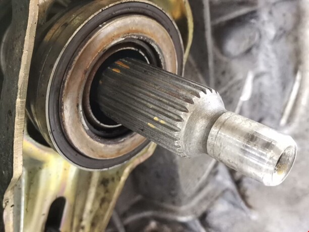 Механическая коробка переключения передач в сборе для Audi 80 B3 1986 - 1991