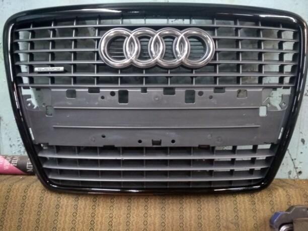 Решетка радиатора для Audi A8 D3 · Рестайлинг 2005-2007