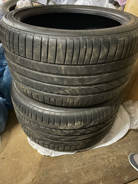 Легковые шины Bridgestone 315/35 R20 2 шт.