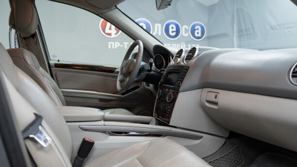 Mercedes-Benz M-Класс W164 · Рестайлинг, 7 мест, 2009 г.