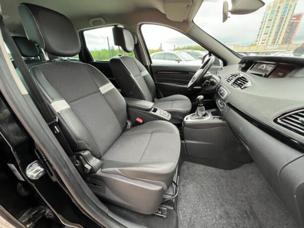 Renault Grand Scenic III · 2-й рестайлинг, 7 мест, 2014 г.