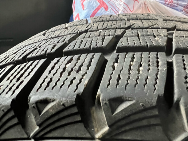 Легковые шины Nexen win guard ice 215/70 R16 4 шт.