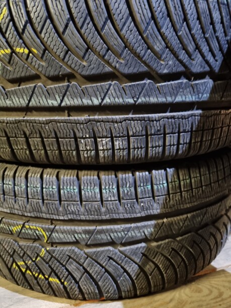 Легковые шины Michelin Pilot Alpin PA4 255/40 R19 2 шт.