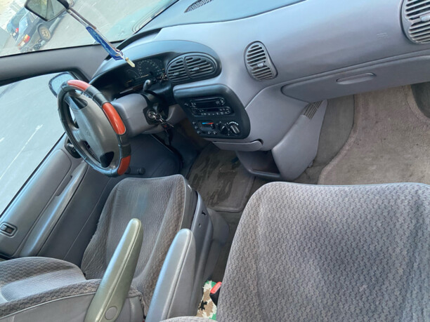 Dodge Caravan III, 7 мест, 1999 г.