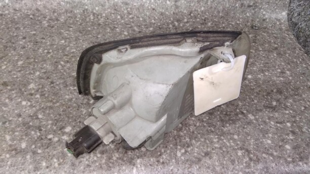Передний поворотник в сборе для Mitsubishi Colt V 1995 - 2003