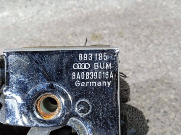 Замок правой задней двери для Audi 80 B4 1991 - 1996