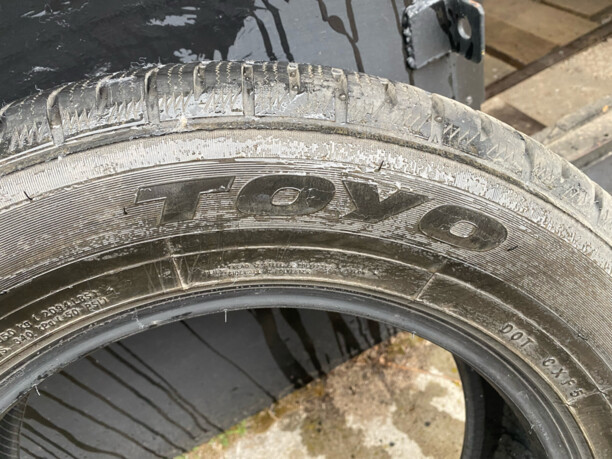 Легковые шины Toyo 225/65 R17 4 шт.