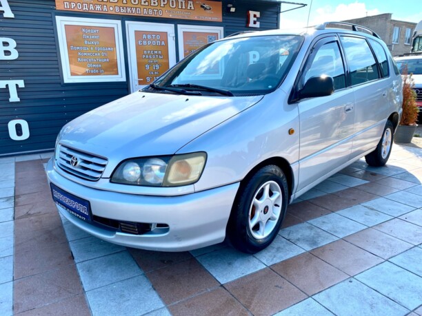 Toyota Picnic I, 7 мест, 1999 г.