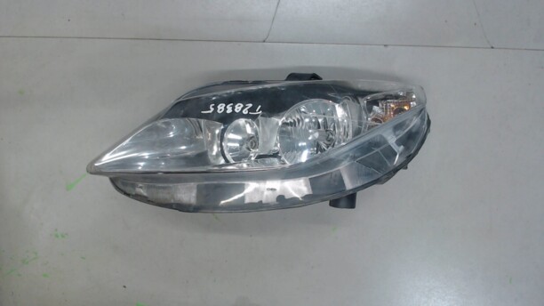 Фара передняя для SEAT Ibiza IV 2008 - 2012