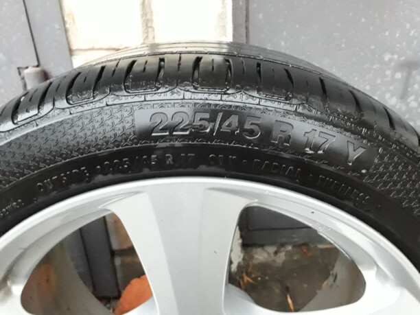 Легковые шины Barum 225/45 R17 4 шт.