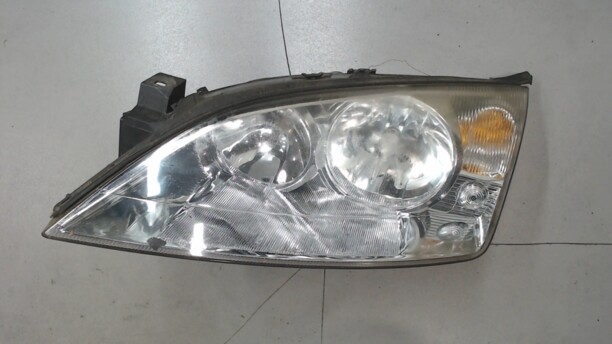 Фара передняя для Ford Mondeo III 2000 - 2003