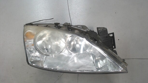Фара передняя для Ford Mondeo III 2000 - 2003
