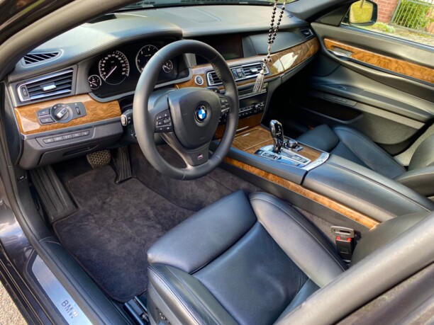 BMW 7 серия F01, F04, 2009 г.