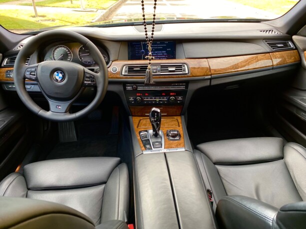 BMW 7 серия F01, F04, 2009 г.
