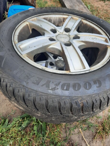 Легковые шины GoodYear 195/65 R15 4 шт.