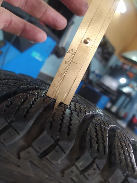 Легковые шины GoodYear ultragrip ice+ 185/60 R15 2 шт.