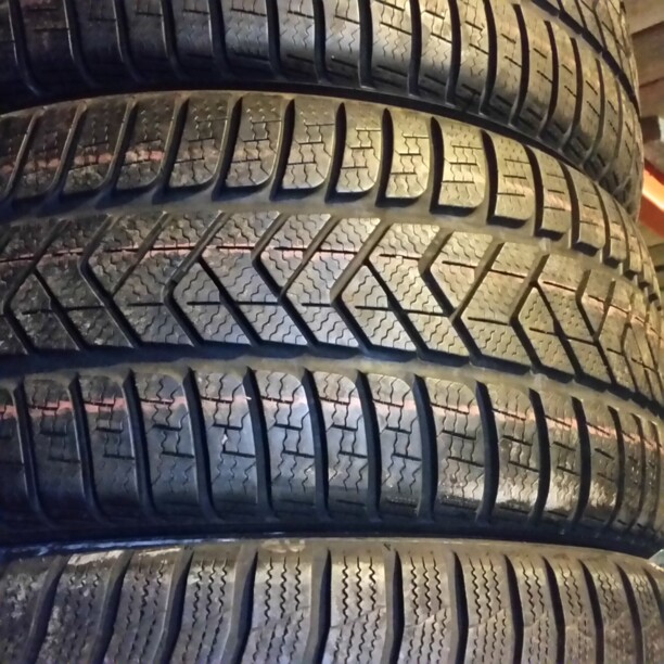 Легковые шины Pirelli Sottozero-3 245/45 R17 2 шт.