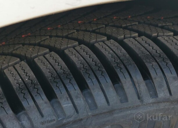 Легковые шины Bridgestone Blizzak LM005 215/50 R17 4 шт.