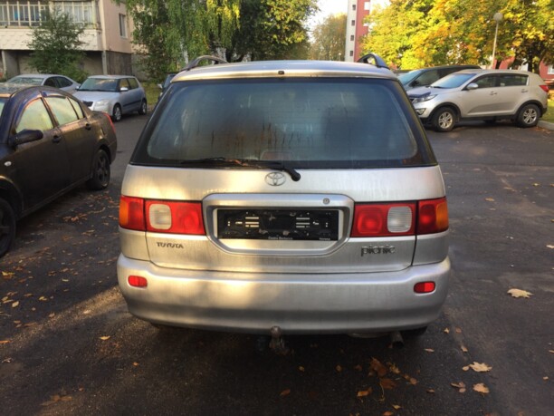 Toyota Picnic I, 7 мест, 1999 г.