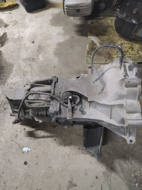 Механическая коробка переключения передач в сборе для Audi 80 B3 1986 - 1991