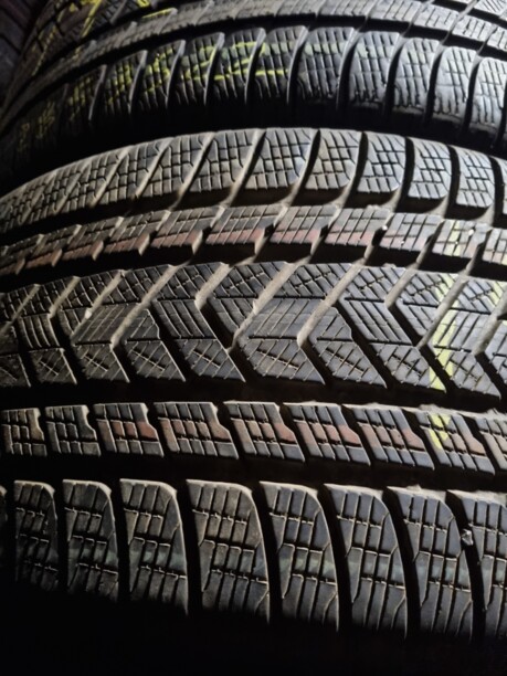 Легковые шины Pirelli Scorpion Winter 285/35 R22 4 шт.
