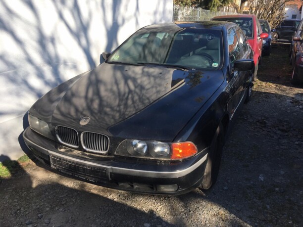 Весь автомобиль на запчасти для BMW 5 серия E39 1995 - 2004