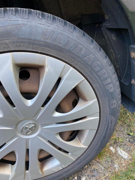 Легковые шины GoodYear Ultra Grip 8 205/55 R16 4 шт.