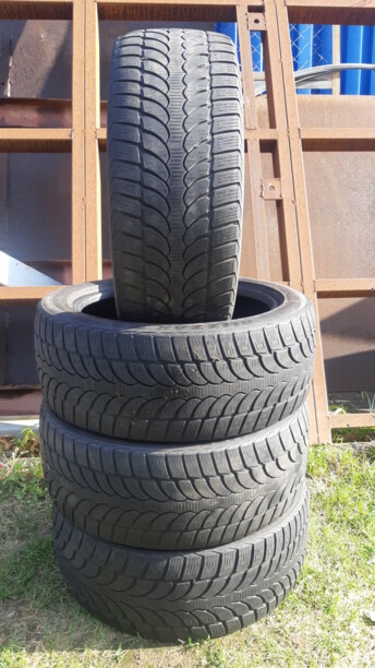 Легковые шины Bridgestone BLIZZAK LM-32 245/45 R18 4 шт.