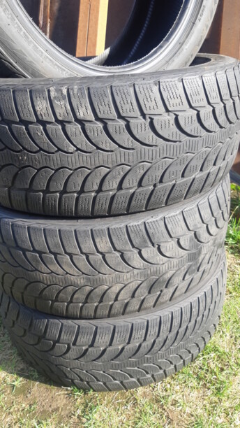 Легковые шины Bridgestone BLIZZAK LM-32 245/45 R18 4 шт.