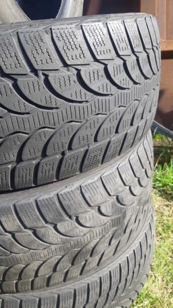 Легковые шины Bridgestone BLIZZAK LM-32 245/45 R18 4 шт.