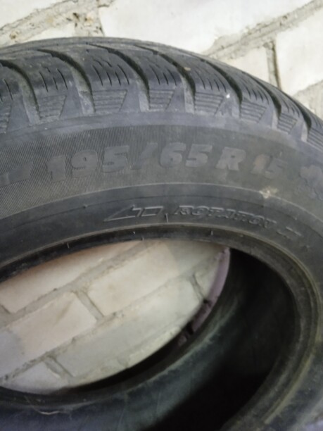 Легковые шины Michelin альпин 195/65 R15 4 шт.