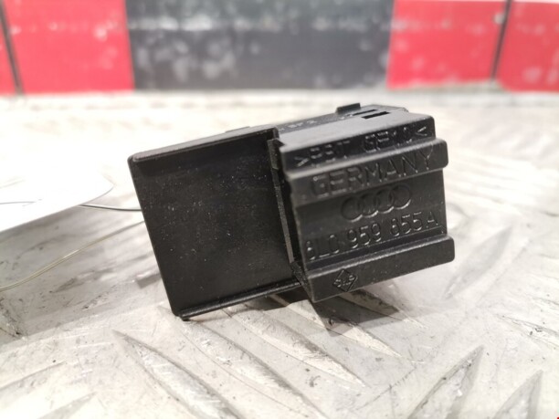 Кнопка стеклоподъемника для Audi A3 8L · Рестайлинг 2000 - 2003