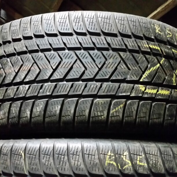 Легковые шины Pirelli Scorpion Winter RSC 275/40 R20 2 шт.