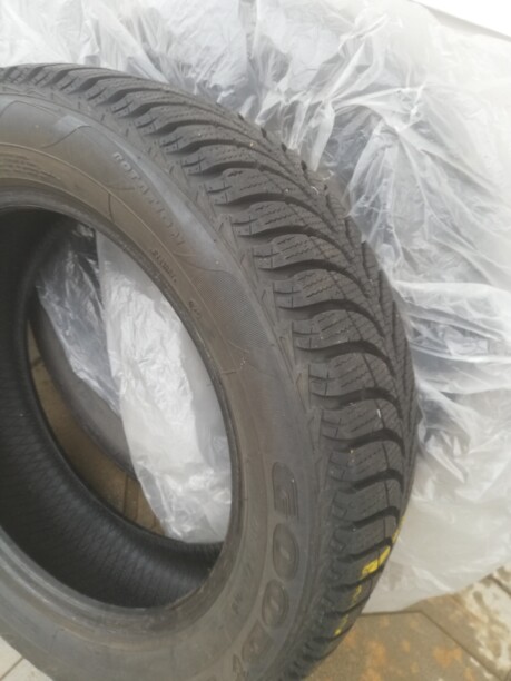 Легковые шины GoodYear 185/60 R15 4 шт.
